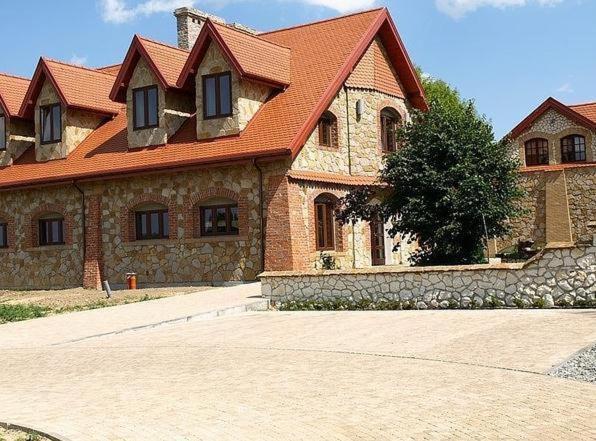 Zajazd Kmicic Zemborzyce Dolne Exterior photo